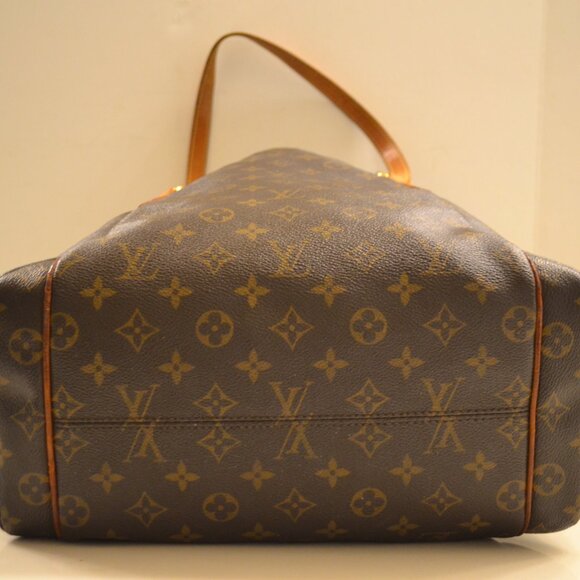 Authentic Louis Vuitton Totally MM Shoulder Bag w/Authenticity Certificate (GUC) - Picture 8 of 12